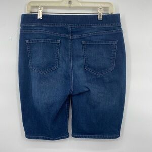 Croft & Barrow Pull on Bermuda Jean shorts size 10